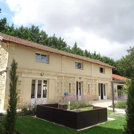 Villa Entiere Du Chateau Lacroix De Civrac 3 Ch, 3 Sdb, Piscine Xxl,Sauna, 4 Etoiles,7 Pers Bagian luar foto