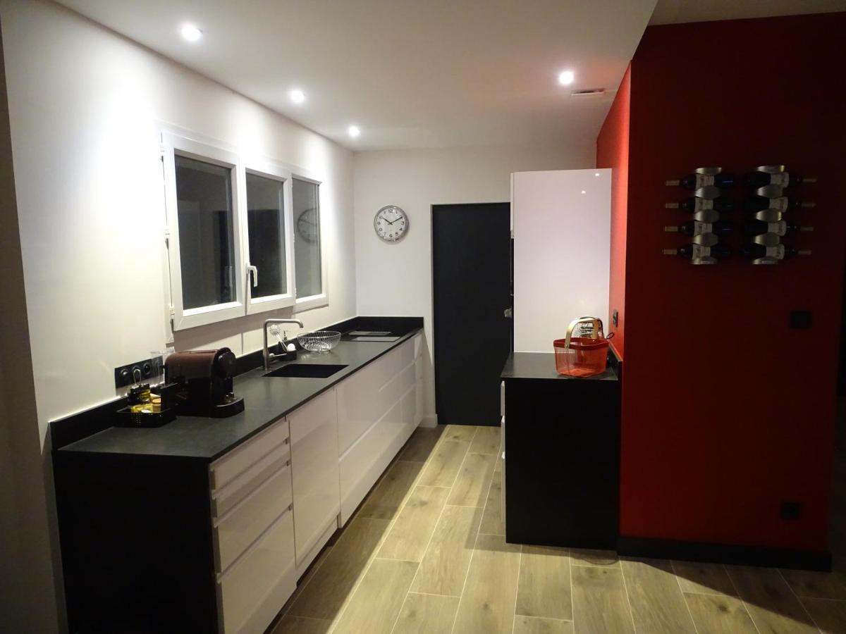 Villa Entiere Du Chateau Lacroix De Civrac 3 Ch, 3 Sdb, Piscine Xxl,Sauna, 4 Etoiles,7 Pers Bagian luar foto