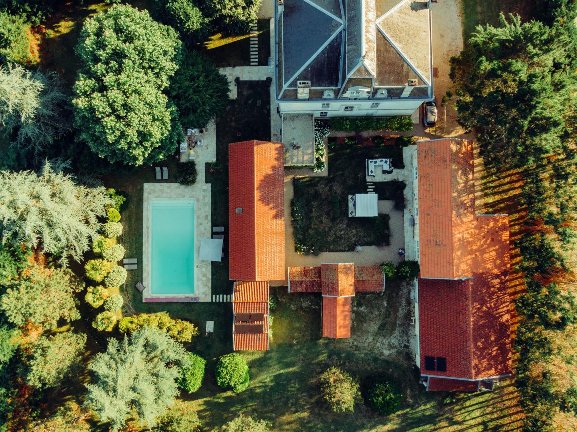 Villa Entiere Du Chateau Lacroix De Civrac 3 Ch, 3 Sdb, Piscine Xxl,Sauna, 4 Etoiles,7 Pers Bagian luar foto