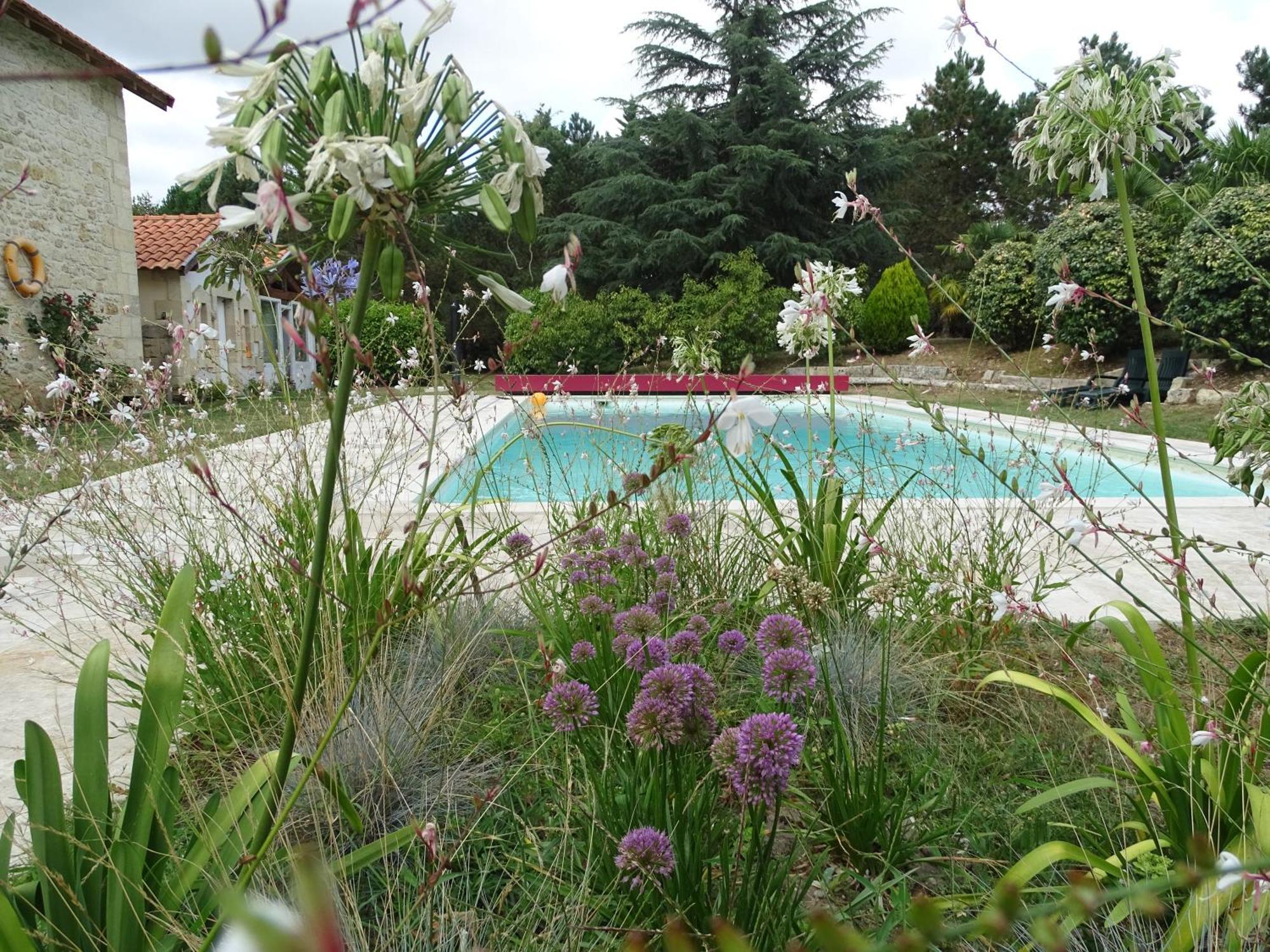Villa Entiere Du Chateau Lacroix De Civrac 3 Ch, 3 Sdb, Piscine Xxl,Sauna, 4 Etoiles,7 Pers Bagian luar foto